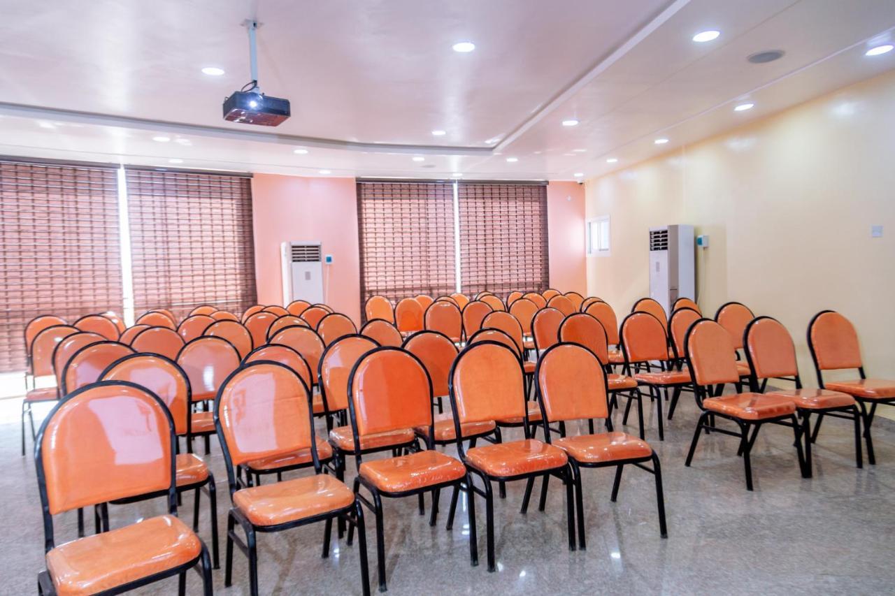 Guest Pride Hotel Kano Esterno foto