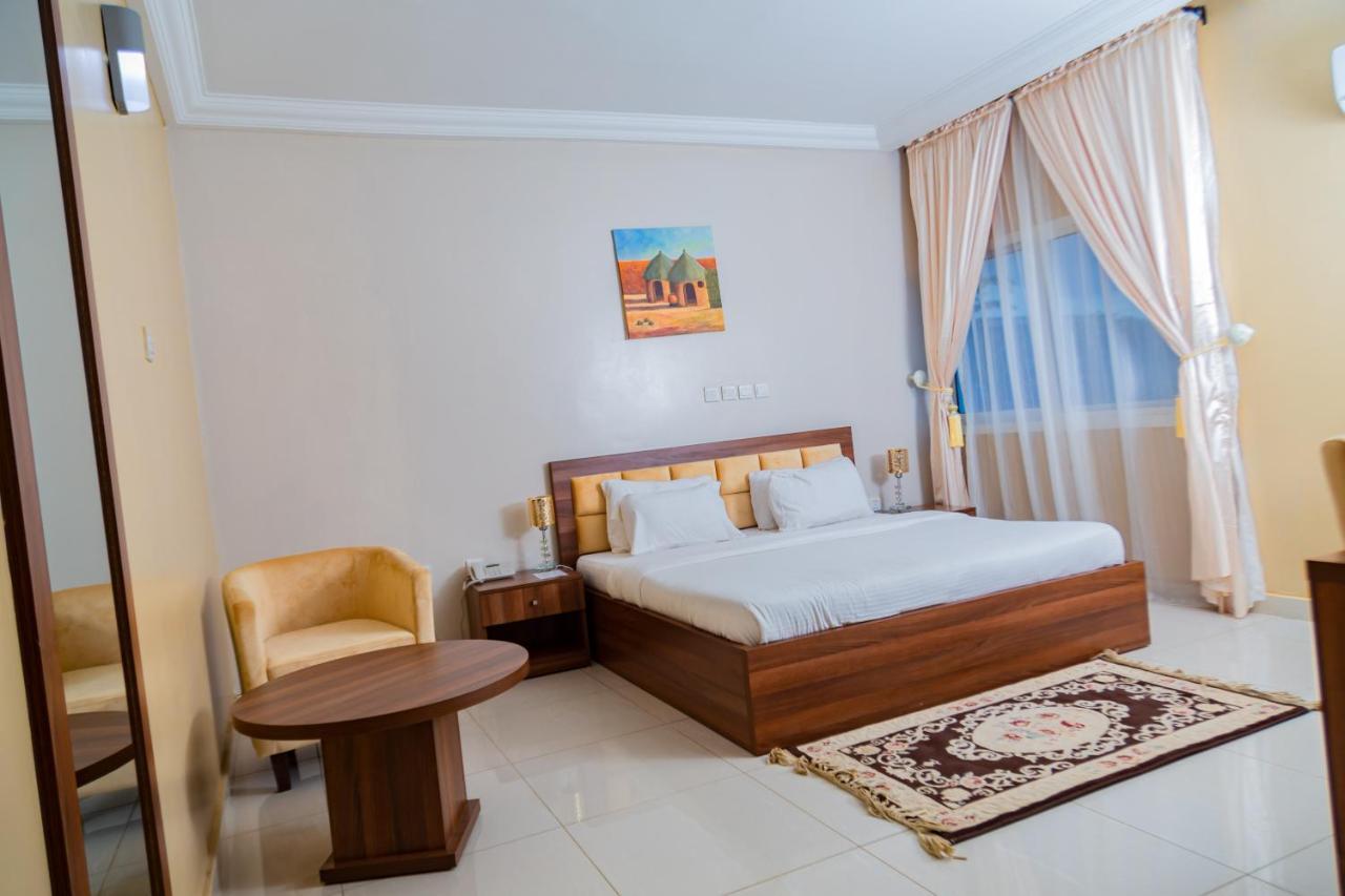 Guest Pride Hotel Kano Esterno foto